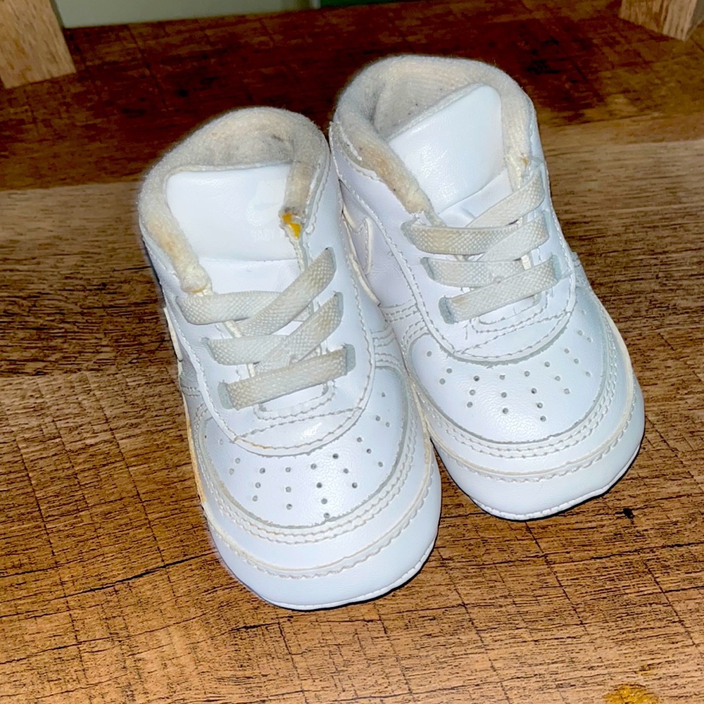 White Air Force 1. 3C